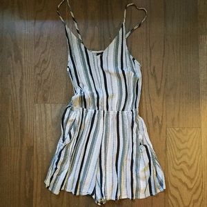 H&M Geometric Black White Romper Jumpsuit | Size 4